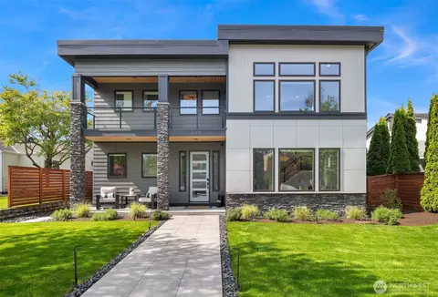635 17th Ave W, Kirkland, WA 98033