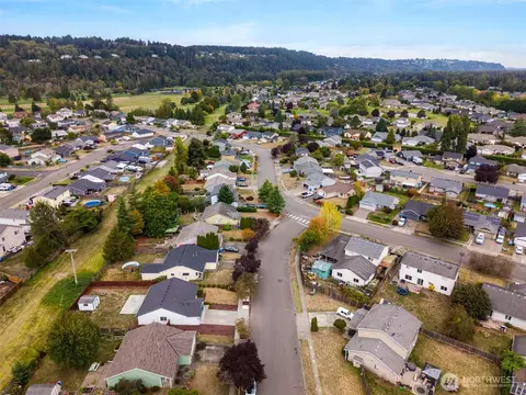 View/Area - 1305 Nunnally Ave NW, Orting, WA 98360 photo 4 of 5