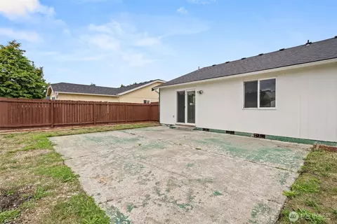 Exterior - 1305 Nunnally Ave NW, Orting, WA 98360 photo 6 of 8