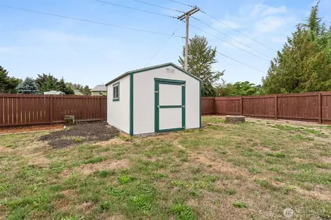 Exterior - 1305 Nunnally Ave NW, Orting, WA 98360 photo 7 of 8