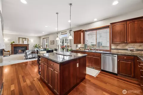 Kitchen - 1519 Daffodil Ave NE, Orting, WA 98360 photo 2 of 2