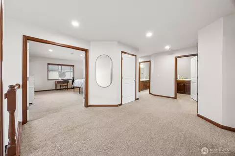 Entry Way - 1519 Daffodil Ave NE, Orting, WA 98360 photo 3 of 4