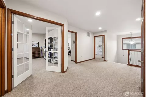 Entry Way - 1519 Daffodil Ave NE, Orting, WA 98360 photo 4 of 4