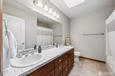 Bath - 1519 Daffodil Ave NE, Orting, WA 98360 photo 2 of 4