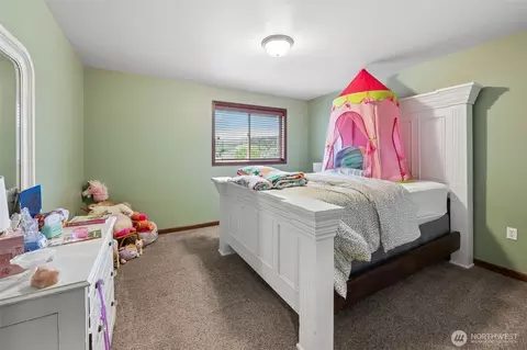 Bedroom - 1519 Daffodil Ave NE, Orting, WA 98360 photo 2 of 4