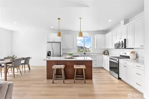 Kitchen - 321 W 4th St, Everson, WA 98247 photo 1 of 5