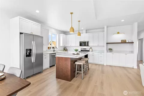 Kitchen - 321 W 4th St, Everson, WA 98247 photo 2 of 5