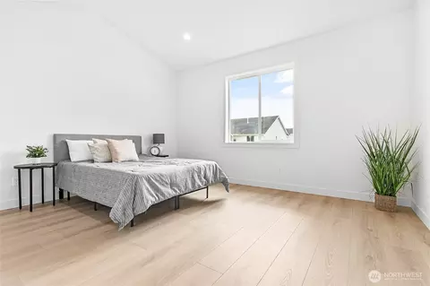 Bedroom - 321 W 4th St, Everson, WA 98247 photo 1 of 6