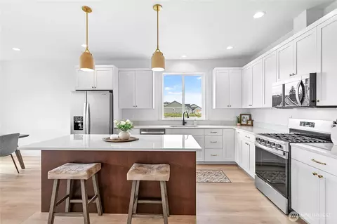 Kitchen - 321 W 4th St, Everson, WA 98247 photo 4 of 5