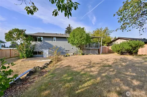 Exterior - 1012 E Laurel St, Kent, WA 98030 photo 4 of 8