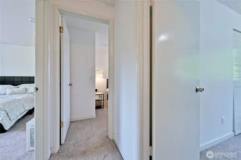 Entry Way - 1012 E Laurel St, Kent, WA 98030 photo 4 of 4
