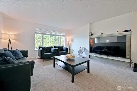 Living - 1012 E Laurel St, Kent, WA 98030 photo 2 of 7