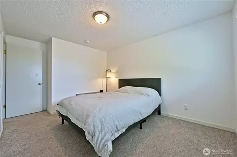 Bedroom - 1012 E Laurel St, Kent, WA 98030 photo 3 of 7
