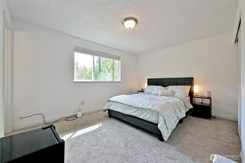 Bedroom - 1012 E Laurel St, Kent, WA 98030 photo 1 of 7