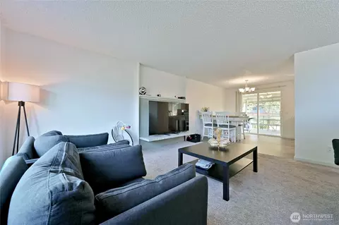 Living - 1012 E Laurel St, Kent, WA 98030 photo 4 of 7
