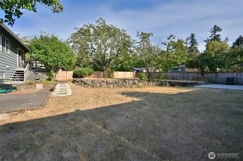 Exterior - 1012 E Laurel St, Kent, WA 98030 photo 3 of 8