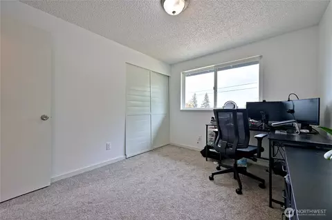 Bedroom - 1012 E Laurel St, Kent, WA 98030 photo 7 of 7