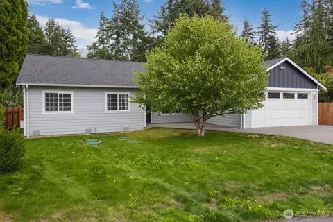 379 Piper Way, Camano Island, WA 98282
