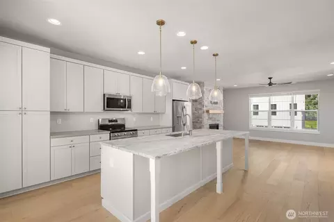 Kitchen - 10 160th Pl SE, Bothell, WA 98012 photo 3 of 6