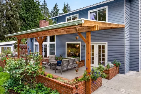 Exterior - 2711 169th St SE, Bothell, WA 98012 photo 6 of 12
