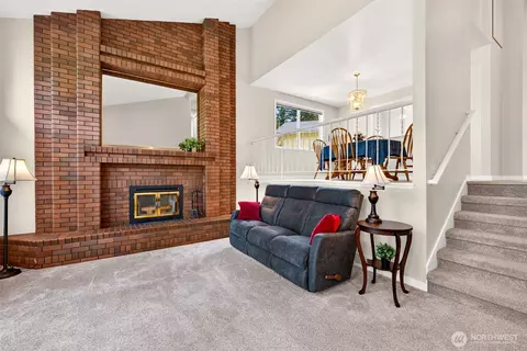 Living - 2711 169th St SE, Bothell, WA 98012 photo 2 of 4