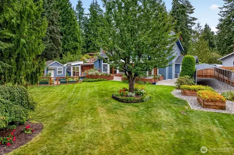 Exterior - 2711 169th St SE, Bothell, WA 98012 photo 8 of 12