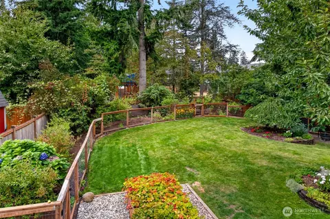 Exterior - 2711 169th St SE, Bothell, WA 98012 photo 9 of 12