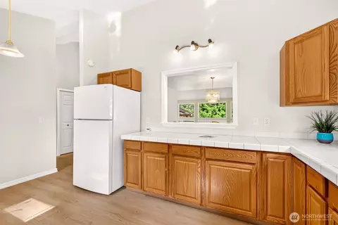 Kitchen - 2711 169th St SE, Bothell, WA 98012 photo 3 of 3