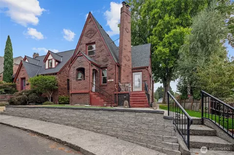 7710 Bagley Ave N, Seattle, WA 98103