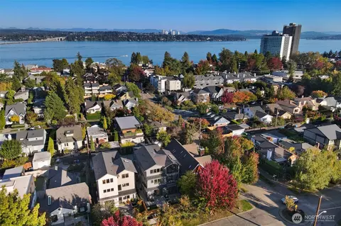 View/Area - 2004 Mcgilvra Blvd E, Seattle, WA 98112 photo 2 of 2