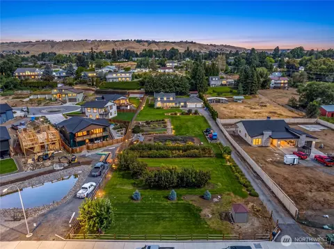 2403 NW Columbia Ave, East Wenatchee, WA 98802