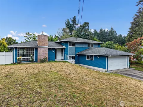 1998 SE Juniper Ct, Port Orchard, WA 98366