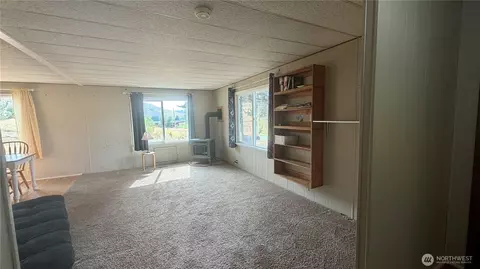 Living - 762 Twisp-winthrop Eastside Rd, Winthrop, WA 98862 photo 2 of 6