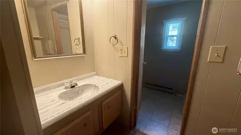 Bath - 762 Twisp-winthrop Eastside Rd, Winthrop, WA 98862 photo 1 of 3