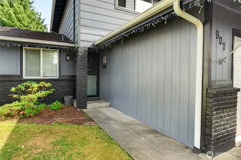 Exterior - 901 Melody Ln, Enumclaw, WA 98022 photo 3 of 8