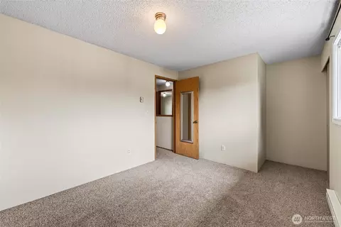 Bedroom - 1360 Florence St, Enumclaw, WA 98022 photo 7 of 7