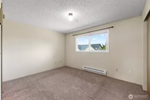 Bedroom - 1360 Florence St, Enumclaw, WA 98022 photo 4 of 7
