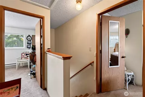 Entry Way - 1360 Florence St, Enumclaw, WA 98022 photo 1 of 1