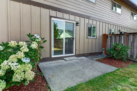 Exterior - 1360 Florence St, Enumclaw, WA 98022 photo 5 of 6
