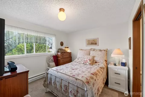 Bedroom - 1360 Florence St, Enumclaw, WA 98022 photo 2 of 7