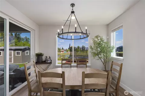 Dining - 3569 Elmont Ave, Enumclaw, WA 98022 photo 1 of 2