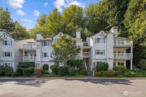 9910 NE 137th St #C111, Kirkland, WA 98034