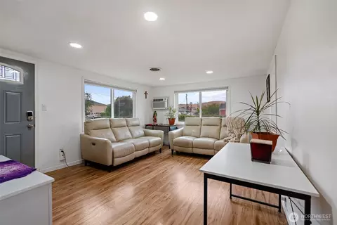 709 N 28th Ave, Yakima, WA 98902
