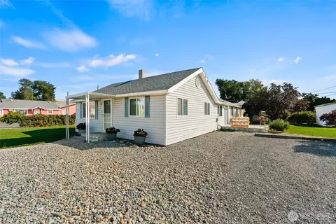 709 N 28th Ave, Yakima, WA 98902