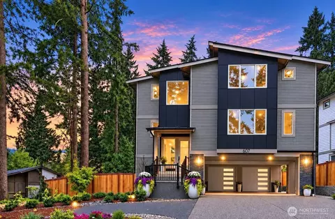 807 130th Ave NE, Bellevue, WA 98004