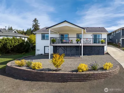 38130 Fawn Rd NE, Hansville, WA 98340