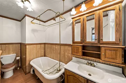 Bath - 2617 Cottage Rd E, Sumner, WA 98390 photo 1 of 2