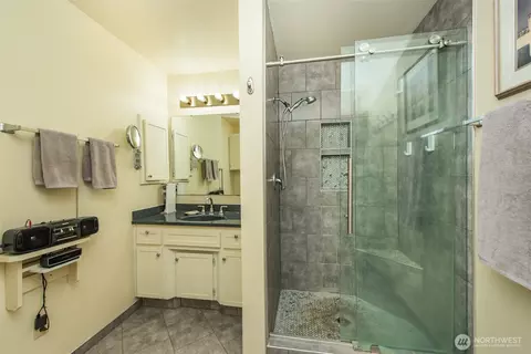 Bath - 151 Fairway Dr, Sequim, WA 98382 photo 3 of 4