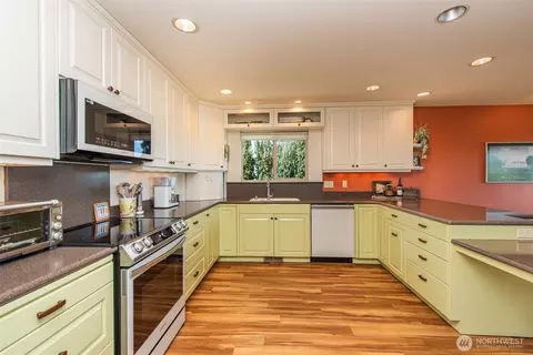 Kitchen - 151 Fairway Dr, Sequim, WA 98382 photo 1 of 4