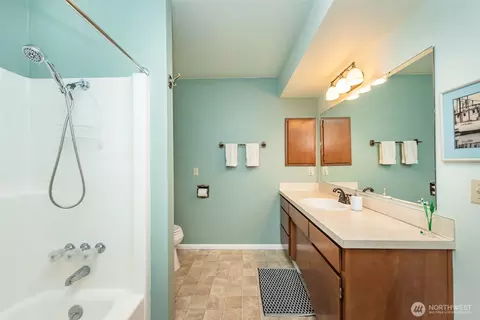 Bath - 151 Fairway Dr, Sequim, WA 98382 photo 4 of 4